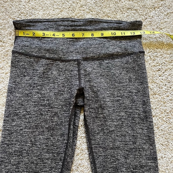 Lululemon Women’s Gray Heather Low Rise Leggings 29” Inseam Fits Size 4/6 - Picture 2 of 7
